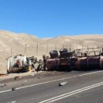 Camión con ácido sulfúrico se vuelca en Antofagasta: conductor muere tras sufrir graves quemaduras