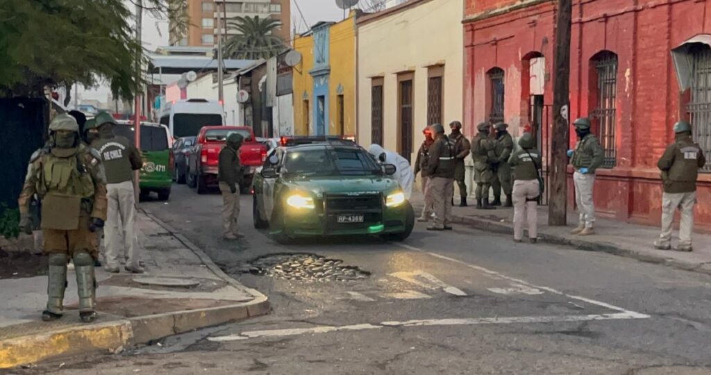 8 extranjeros detenidos en Recoleta: uno de ellos sería un sicario vinculado a banda «Los Pulpos»