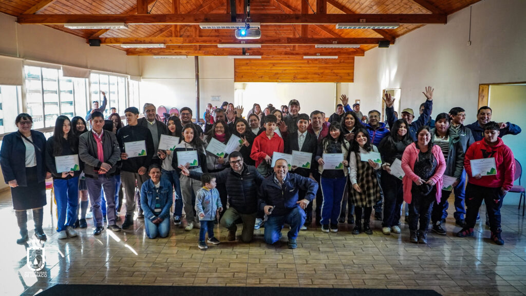 Entrega de Becas Rurales 2024 por CMPC en Lumaco: Un Compromiso con la Educación