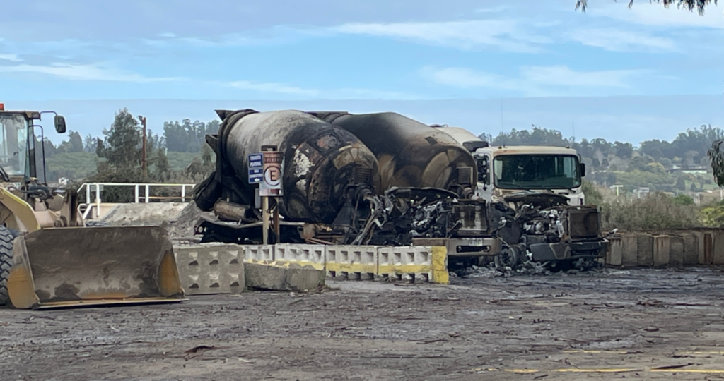 Grupo anarquista se adjudica ataque incendiario a Cementos Melón que dejó 7 camiones destruidos