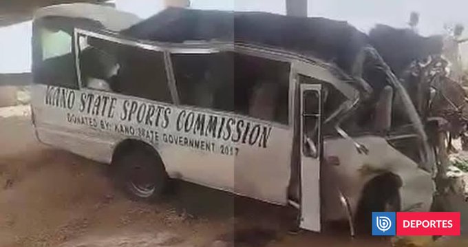 Tragedia en Nigeria: bus con equipo de atletismo cae al vacío y provoca muerte de 22 personas
