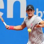 Cristian Garin reacciona a tiempo y supera al francés Arthur Fils en el ATP de Estoril