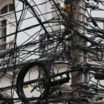 Entró en vigencia ley «Chao cables»: Empresas de telecomunicaciones deberán retirar «basura aérea».