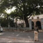 Profesora agredida, daños al vehículo del rector y bombas molotov: Municipalidad anuncia querella por hechos de violencia en INBA