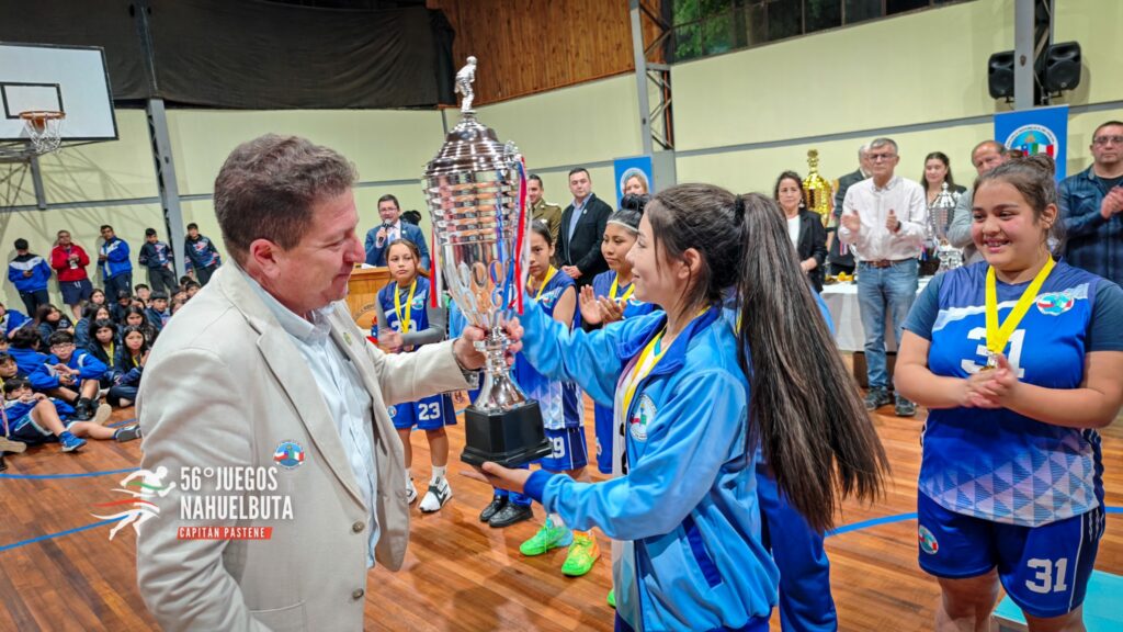 FOTOGRAFÍAS DE LA PREMIACIÓN DE LOS 56° JUEGOS NAHUELBUTA