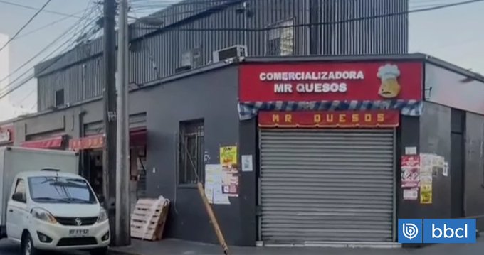 Desalojan locales en la «Pequeña Caracas» de Estación Central: municipio prohibió su funcionamiento