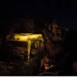 Ataque incendiario deja 4 máquinas forestales quemadas en La Araucanía: desconocidos dejaron pancartas