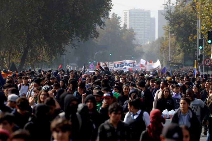 Estudiantes marchan hoy jueves en Santiago contra medidas del Gobierno: a qué hora parte y dónde será