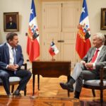 CON BROCHE DE ORO CULMINA LA AGENDA DEL ALCALDE RICHARD LEONELLI CONTRERAS EN SANTIAGO