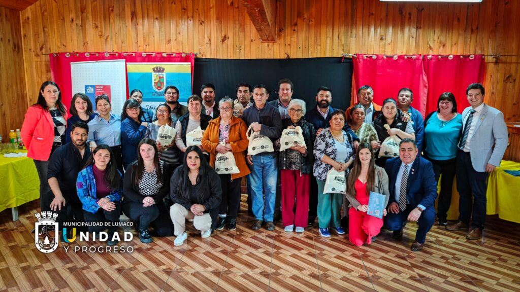 CEREMONIA DEL PROGRAMA «MI CALOR, MI HOGAR» EN LUMACO