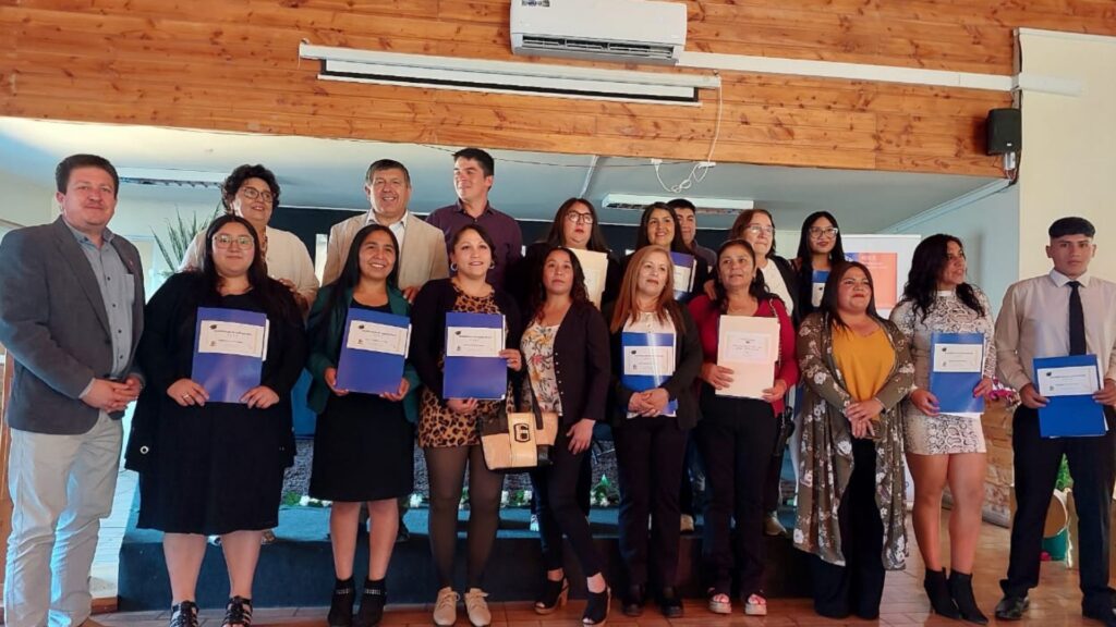 PROGRAMA FAMILIAS REALIZÓ CEREMONIA DE LICENCIATURA DEL PROGRAMA DE NIVELACIÓN DE ESTUDIOS BÁSICA Y MEDIA