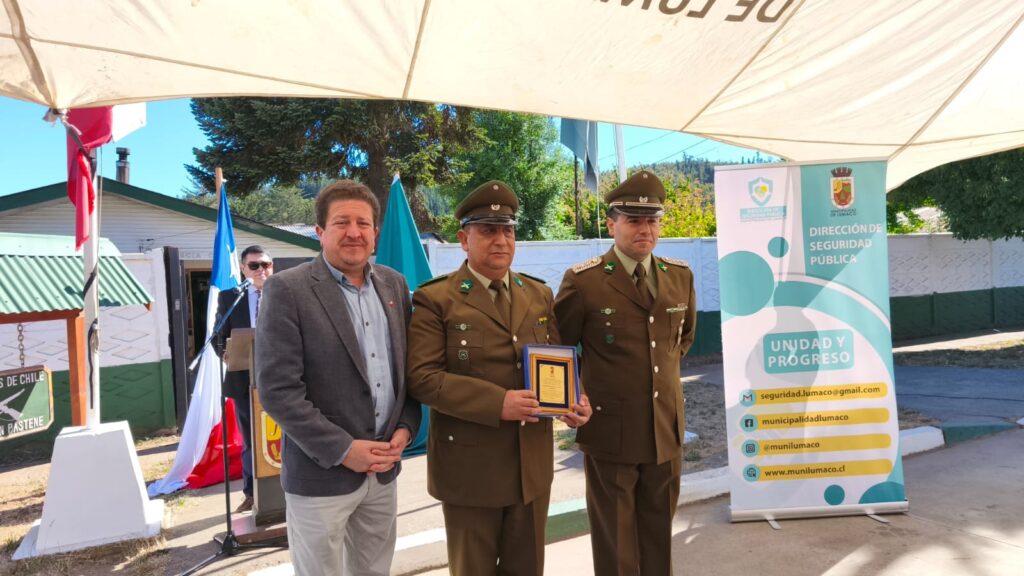 MUNICIPALIDAD DE LUMACO PARTICIPÓ EN CEREMONIA DE CONDECORACIÓN A CARABINEROS DE CHILE