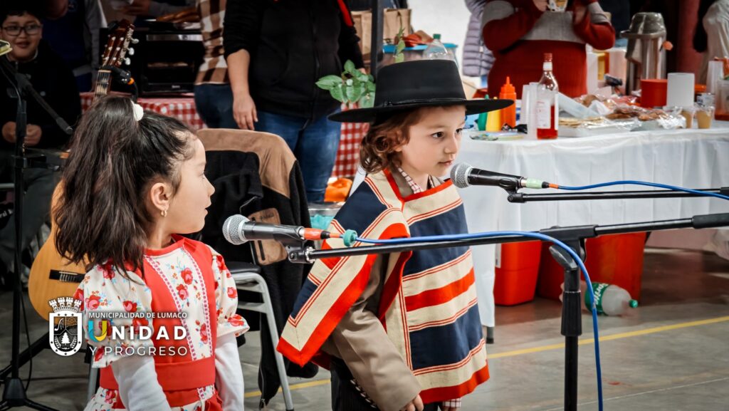 FERIA COSTUMBRISTA DIECIOCHERA ESCUELA REPÚBLICA DE ITALIA DE CAPITÁN PASTENE