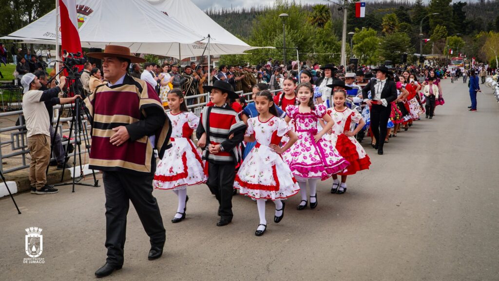 Desfile de Fiestas Patrias en Lumaco: Celebrando la Tradición y el Patriotismo