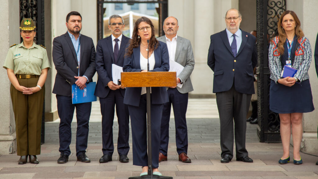 Mineduc informa medidas para establecimientos que funcionarán como locales de votación en segunda vuelta de las elecciones de Gobernadores Regionales.