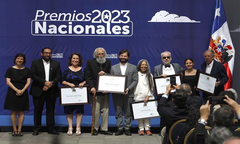 En ceremonia de Premios Nacionales 2023, Presidente Gabriel Boric anuncia proyecto para que galardón de Literatura se entregue todos los años