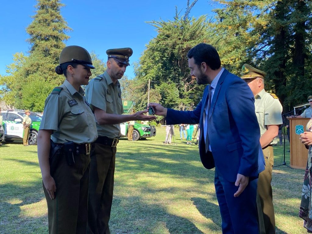 Gobernador Luciano Rivas entrega 40 nuevos vehículos a Carabineros de La Araucanía