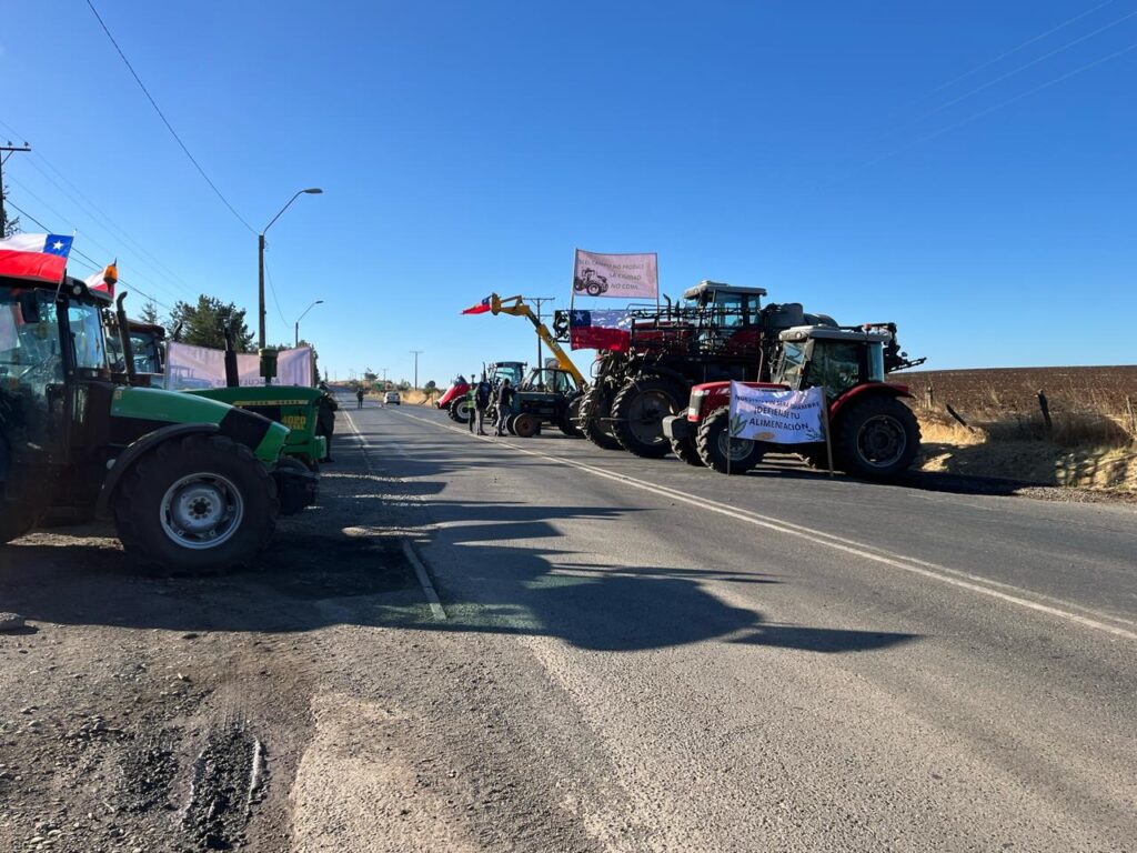 A esta hora agricultores se manifiestan en diversos puntos de la Región de la Araucania